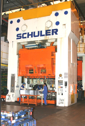 Ferramentas usando prensas SCHULER de até 1200 toneladas